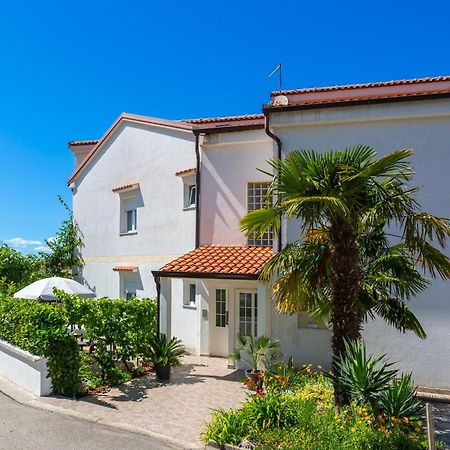 Apartments By The Sea Njivice, Krk - 5296 מראה חיצוני תמונה