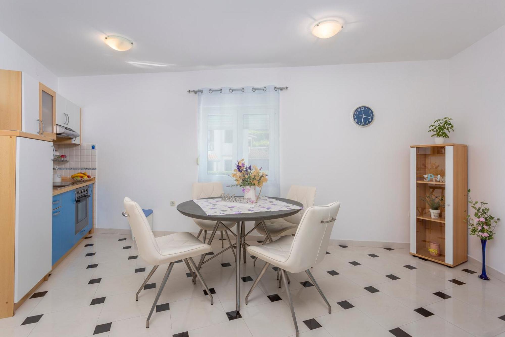 Apartments By The Sea Njivice, Krk - 5296 חדר תמונה