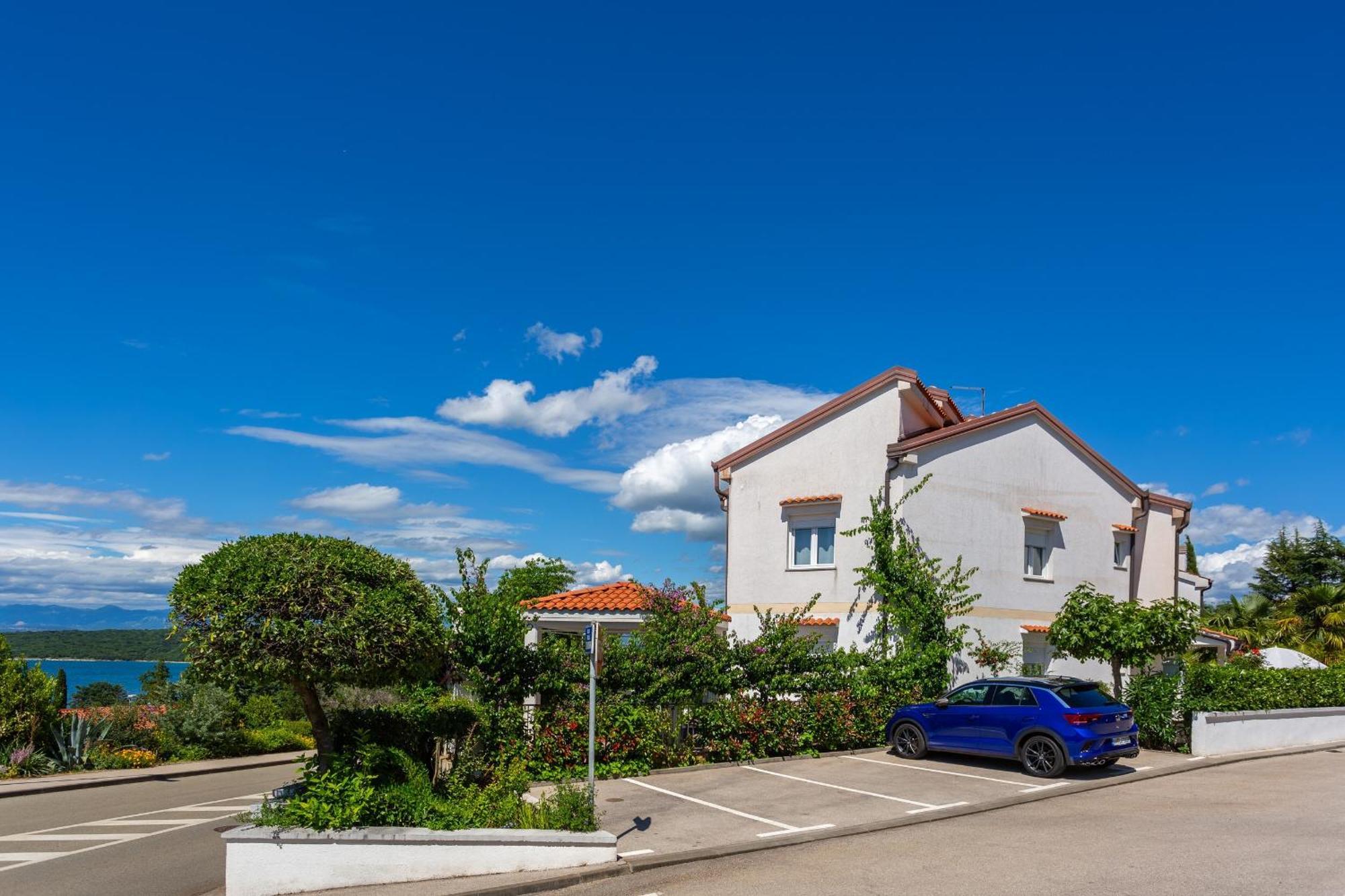 Apartments By The Sea Njivice, Krk - 5296 מראה חיצוני תמונה
